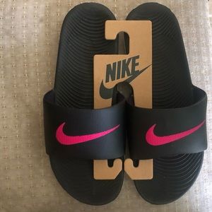 Lady NIKE slides